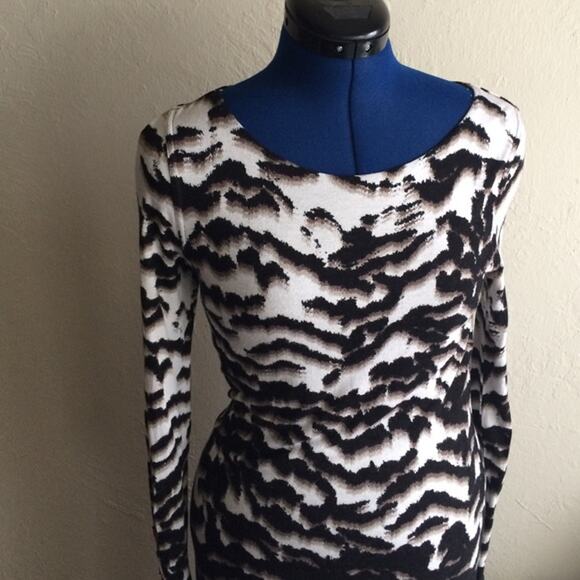Banana Republic Dresses & Skirts - Banana Republic Animal Print Long Sleeve Dress Size S